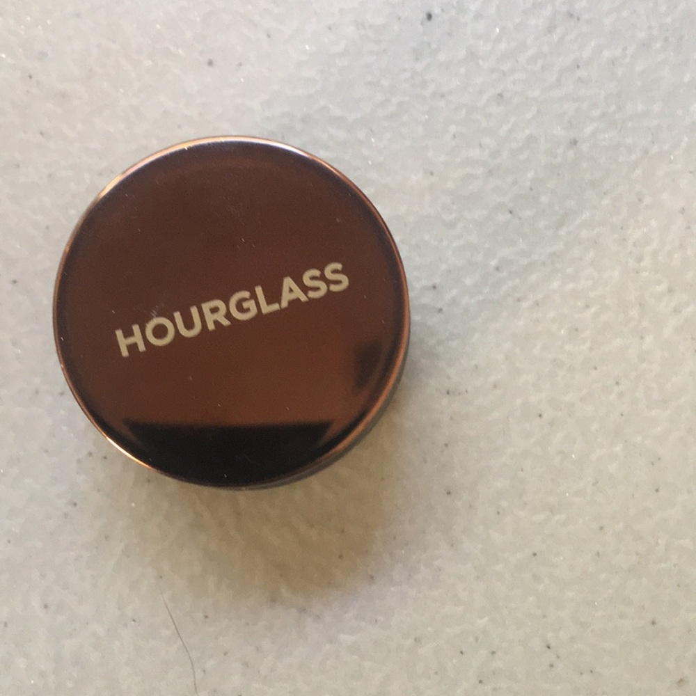 Hourglass Scattered Light Vivid Glitter Shadow